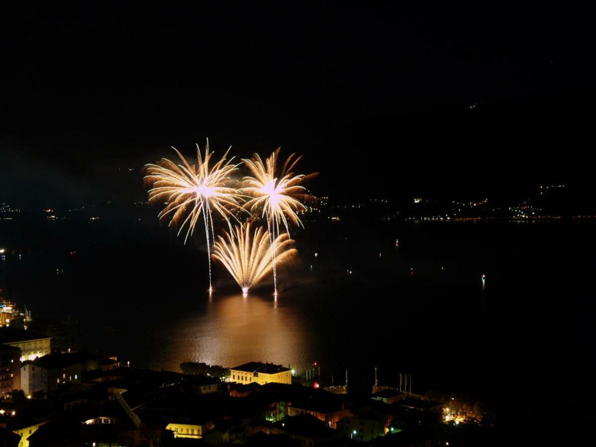 Villa Castiglioni Luino Buitenkant foto